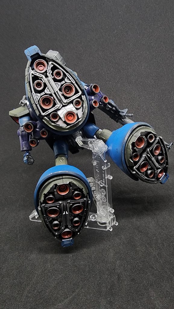 バーニアは全て内部まで塗ってます。外側はともかく内部までは塗ったことなかったです。これくらいでもやれば足裏の見栄えが良いですね。