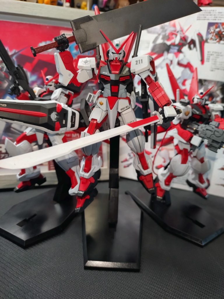 今回は、武装のみカスタムでカラーリングは、設定色で仕上げてます。