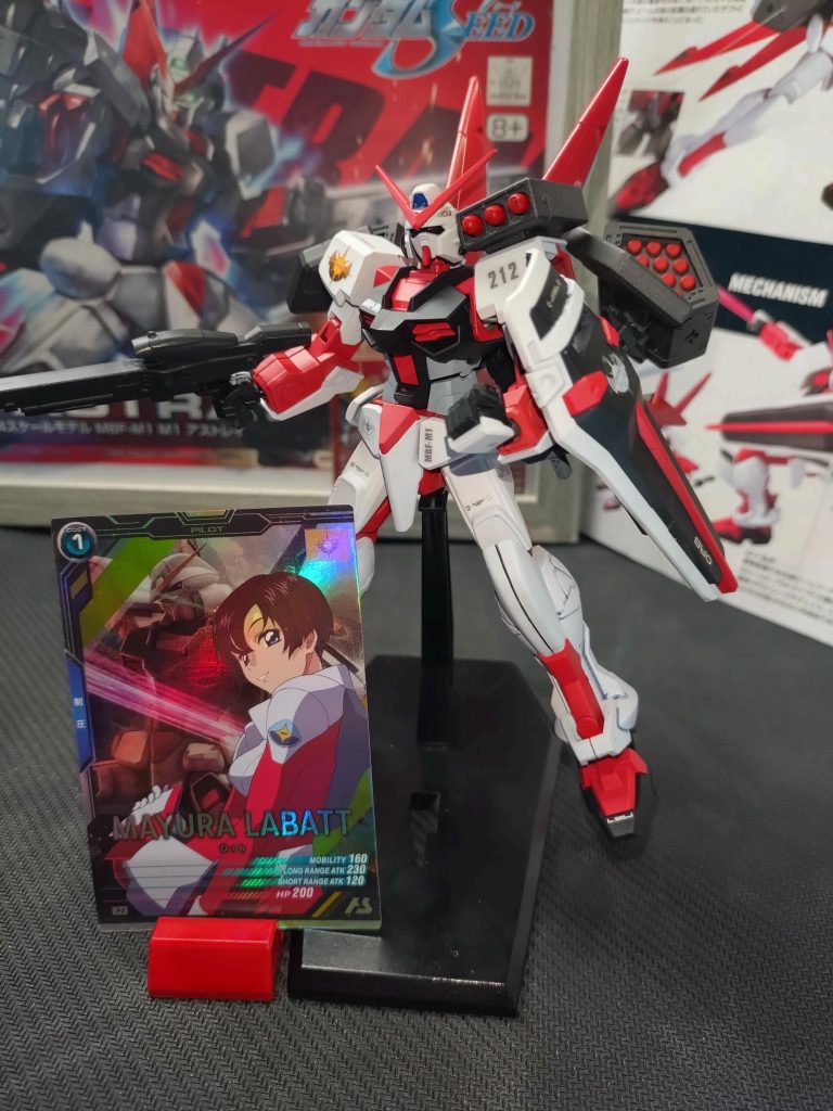 ミサイルぱっかーん。本当は両肩に、ミサイルポッドを装着してあげたかったけど、同じジャンクがなかったです。写真はありませんがミサイルポッドは、磁石で、着脱可能です。&nbsp;　　　　　　　　　　　ショートヘアの子マジで好き