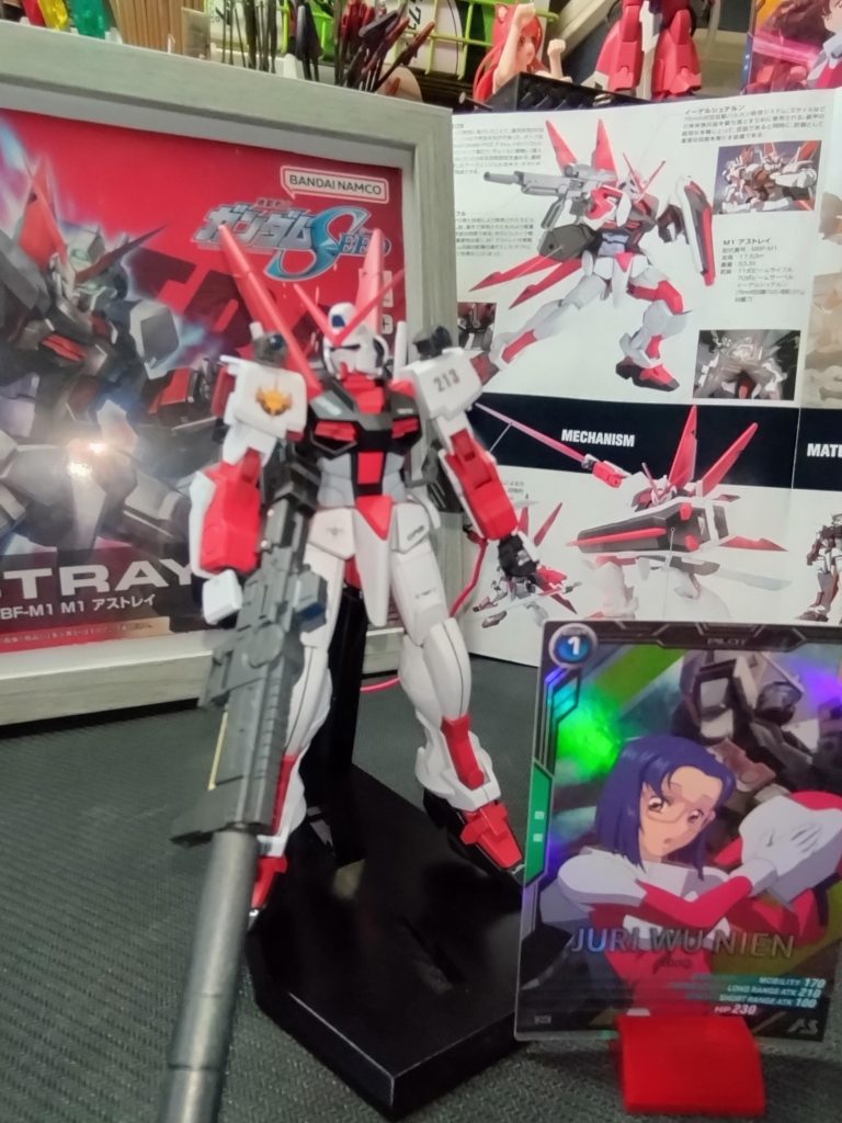 213　ジュリ機メガネっ子なので、スナイパーぽいかな〜と思い、ロングレンジライフル装備。本当はヅダの対艦ライフルを持たしてあげたたかったけど、ウェポンコンテナになかった。