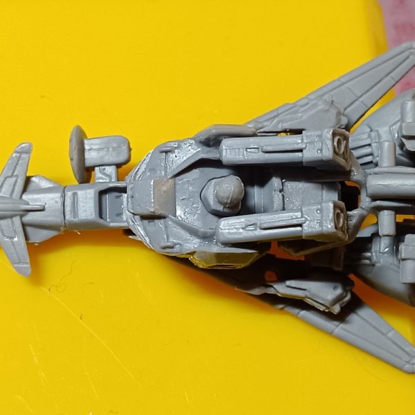 GUNSTAの皆さん、こんにちは。初投稿です。私は外国人なので、これは機械翻訳です。ぎこちない言い回しがあってもご容赦ください。ガシャポン戦士フォルテ 09のZプラスC1型&nbsp;モビルスーツをウェイブライダー仕様に改造してみようと思っています。出来栄えは粗雑で、ただ接着するだけの作業です。今後どのように改善していくか、まだ検討中です。（2枚目）