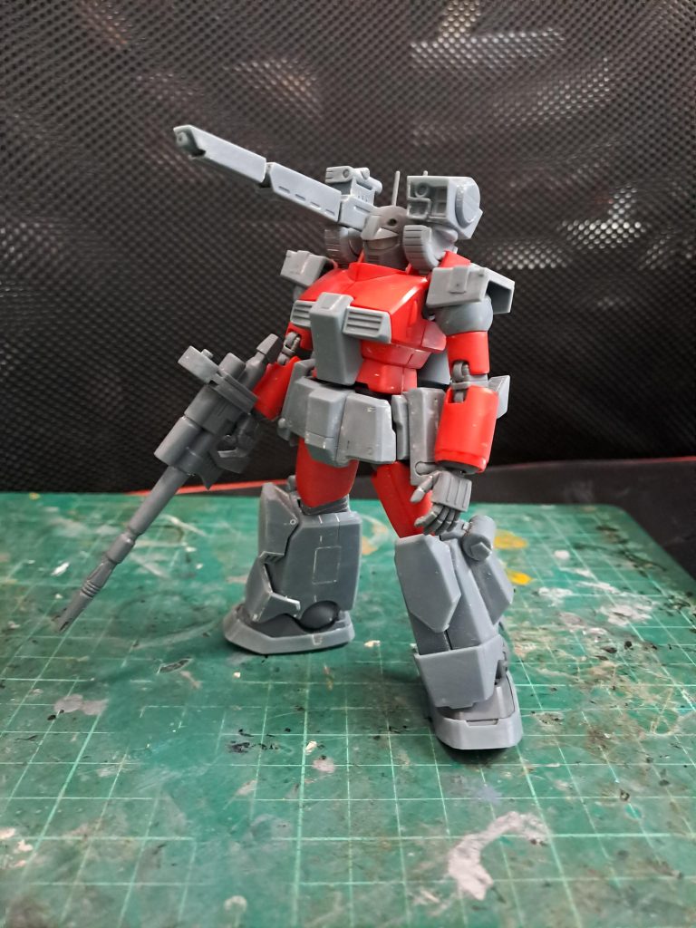 外装だけでなく、関節機構の一部もプリンタ成形のパーツに置き換えました。