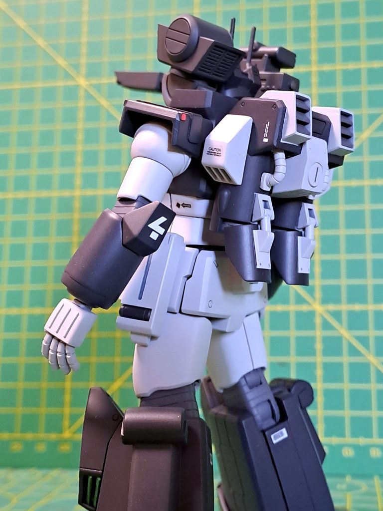 腰部中央と左肘の４は色と模様違いでありながら、しっかり付いています。