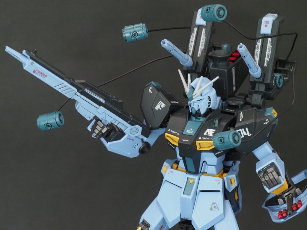 当然インコム射出ギミックは再現可能。リード線で最大6個展開できます。