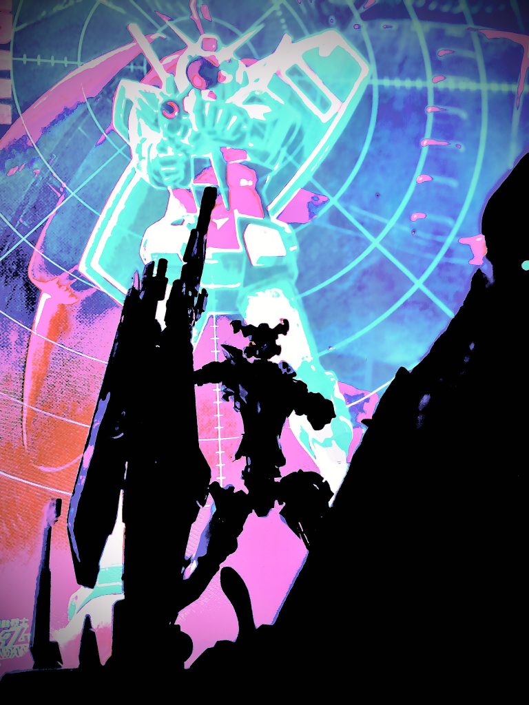 マチュ「!!!ガシャン!ハロ『待て!、、君の真意はそこなのか?ほんとに、、ジュドー「記憶を抜いた、、 もう争わないために、、、マチュ「記憶を?、、 じゃあ、、死んでるわけじゃ、、?ハロ『きみは、願ったんじゃないのか?ジュドー「、、、、ハロ『きみは、ハマーンとの闘いの後、気が付いたんだろ?おとなの理屈と、くだらない傲慢に、、だから、こころの底から、 願ったんじゃないのか?ジュドー「、、、そう、、、こころの底から、願ってしまった、、ハロ『笑いが絶えない、きれいなせかいを、、あらそいのない、、 すてきなせかいを、、、マチュ「、、、まちがってない気がする、、、でも、それって、、ジュドー「悔しいよ、、、 アタマが割れそうになるぐらい 悔しいんだよ!!ハロ『そのために、キュベレイを消し、、 戦闘に関わる機体を止めていた、 そして、 ニュータイプの特異点である、、 キラキラも消したんだろ?ジュドー「ぁあ、そうだ、、 そうすれば、、、マチュ「、、、でも、ハロ『きみは、自分のきおくも消して、、 見守りたかったんだろ、、ジュドー「、、、、、ハロ『ぼくには、わかるよ、、 でも、、 それは、きみの傲慢でもあるんじゃないのか?ジュドー「おれは、、ただ、、ハロ『ひとは、そんなに、おろかではないよ、、、 ただ、、じぶんのこころを忘れることがあるだけなんだ、、ジュドー「、、、わからない、、 おれには、、、もう、、マチュ「あんたが、諦めてどうすんだよ!ジュドー「!!ハロ『、、、きみは知っているよ、、 あのハマーン・カーンに教えてもらったんだから、、ジュドー「ハマーン、、ハロ『ひとは、何回でも、、 やりなおせるんだよ、、、、ジュドー「許してくれるのか、、 こんな世界にしたオレを、、、マチュ「強い子になれっ!!そう言ってた、、ジュドー「そのコトバは、、、 キミは、、いったい、、、ハロ『今はみえなくても ミチシルベは浮かぶ、 お前の一歩を踏み出せ!マチュ、ハマーン様「行けば分かるさ、、ジュドー「ぅぉおおあああぁっ!