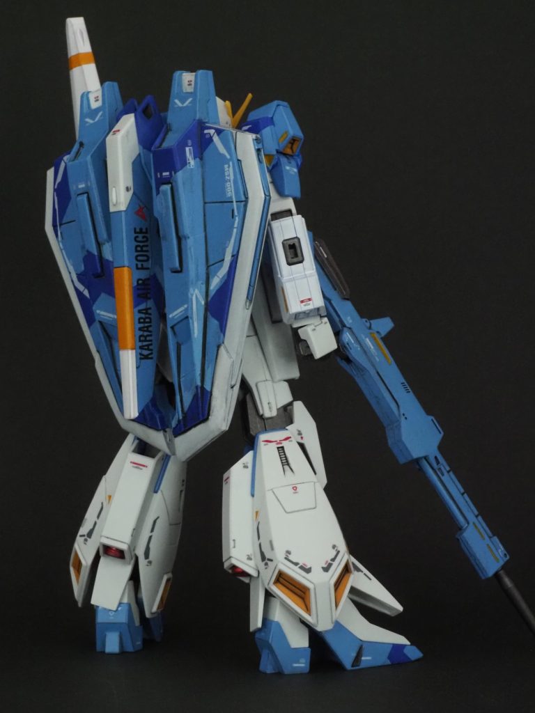 デカールはRG版Zを中心に、テールスタビライザーには「KARABA AIR FORCE」の表示も入れました。