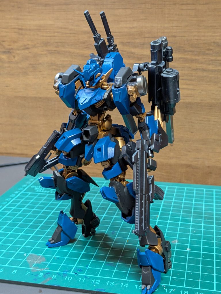 今回も製作過程を撮り忘れていましたm(_ _)m使用パーツは胴体はバルバトスルプス肩部はルブリスソーン腕部は百錬とグレイズの手首腰部はグレイズ脚部はガンダムフレームとグレイズフレームですm(_ _)m&nbsp;