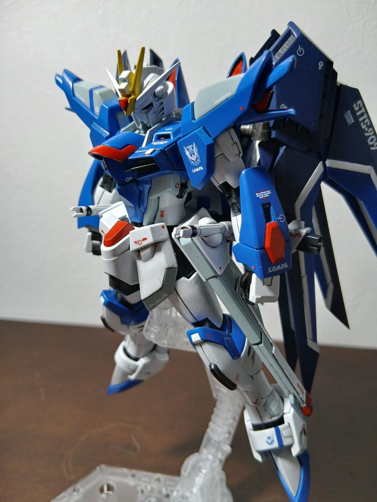 ディテール的なものを追加したく、プラ板を突貫で着けました💦・胸部・腰のレールガン・足首周り