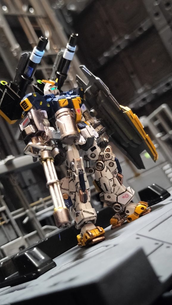 12)&nbsp;&nbsp;&nbsp;&nbsp;最初「アーティファクトのラインナップにないガンキャノンを作ってしまおう」と思い、メルカリで取り寄せたフルアーマーガンダム。もう2年が経過してしまいました。