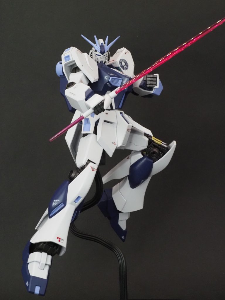 サザビーとの斬りあいで下がりながらサーベル構えるポーズが大好きなのでビームサーベル刃はMETAL ROBOT魂にあったアイドリング状態の短いものも入れてほしい・・・