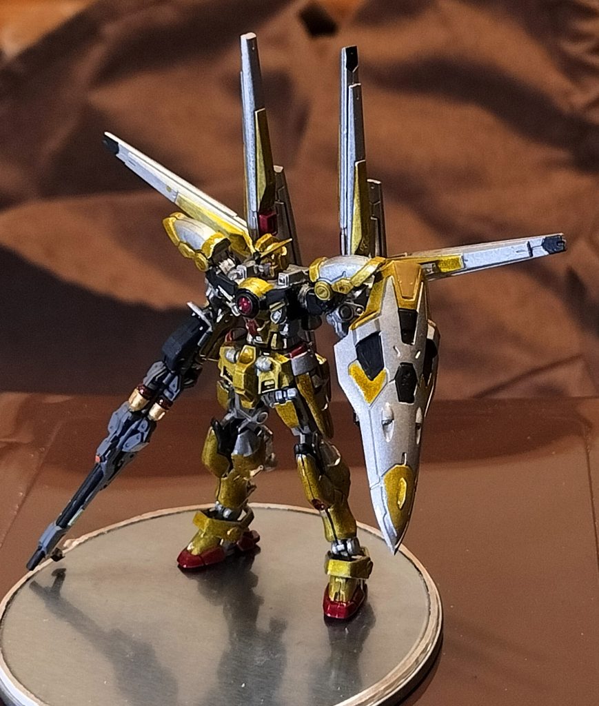 それでもだましだまし、クリアイエローを気合の筆塗りで。これは出来立て直後の写真です。