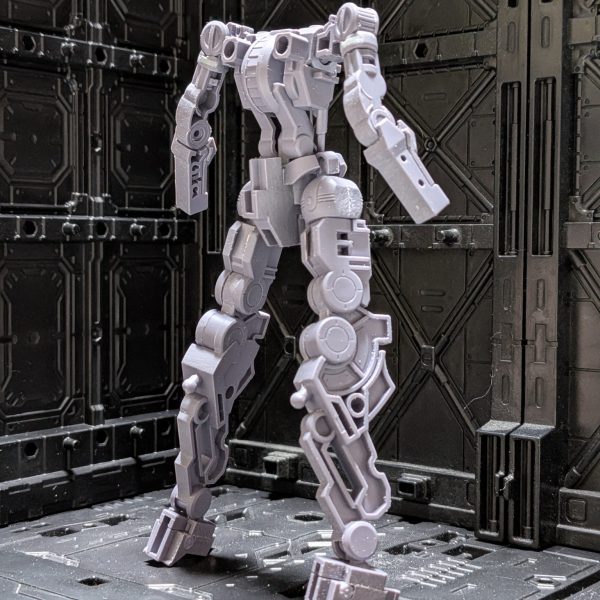 一生懸命パーティングライン処理中、自分なりに丁寧に。肉抜きも埋めたりして、頑張ります。（2枚目）