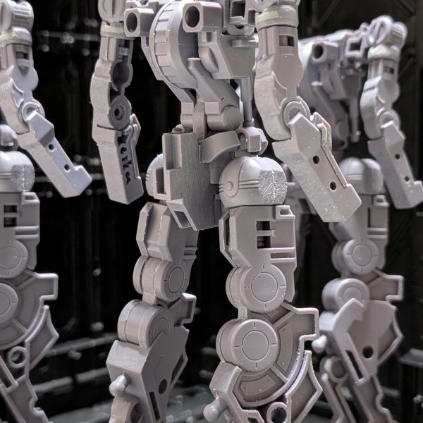 獅電　量産中です。引き続き　パーティングライン消し等丁寧に取り組みます。（2枚目）