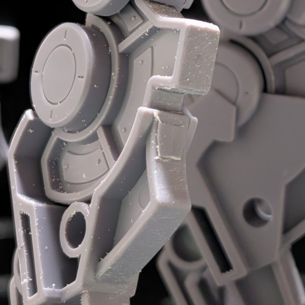 獅電　量産中です。引き続き　パーティングライン消し等丁寧に取り組みます。（4枚目）