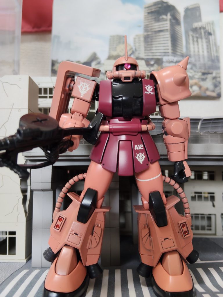 シャア専用高機動型ザクII–2枚目/制作者：新人メカニック