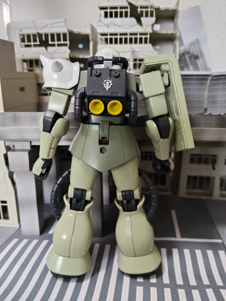 シン・マツナガ専用ザクII–4枚目/制作者：新人メカニック