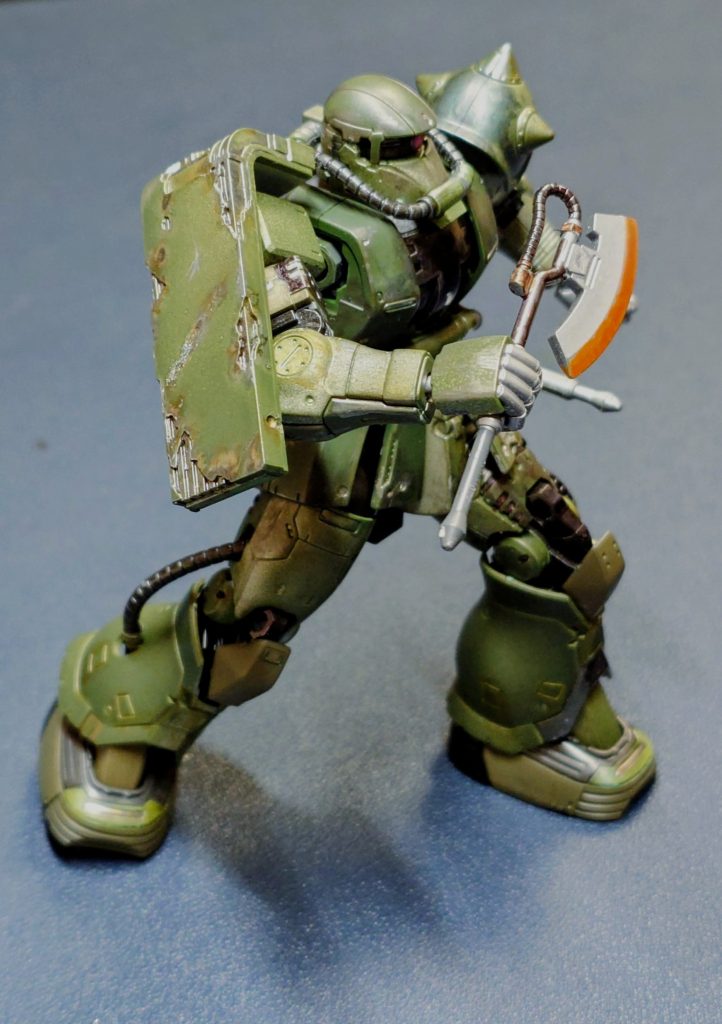 ベースは濃緑色、膝や足の甲はオリーブにしました&nbsp;