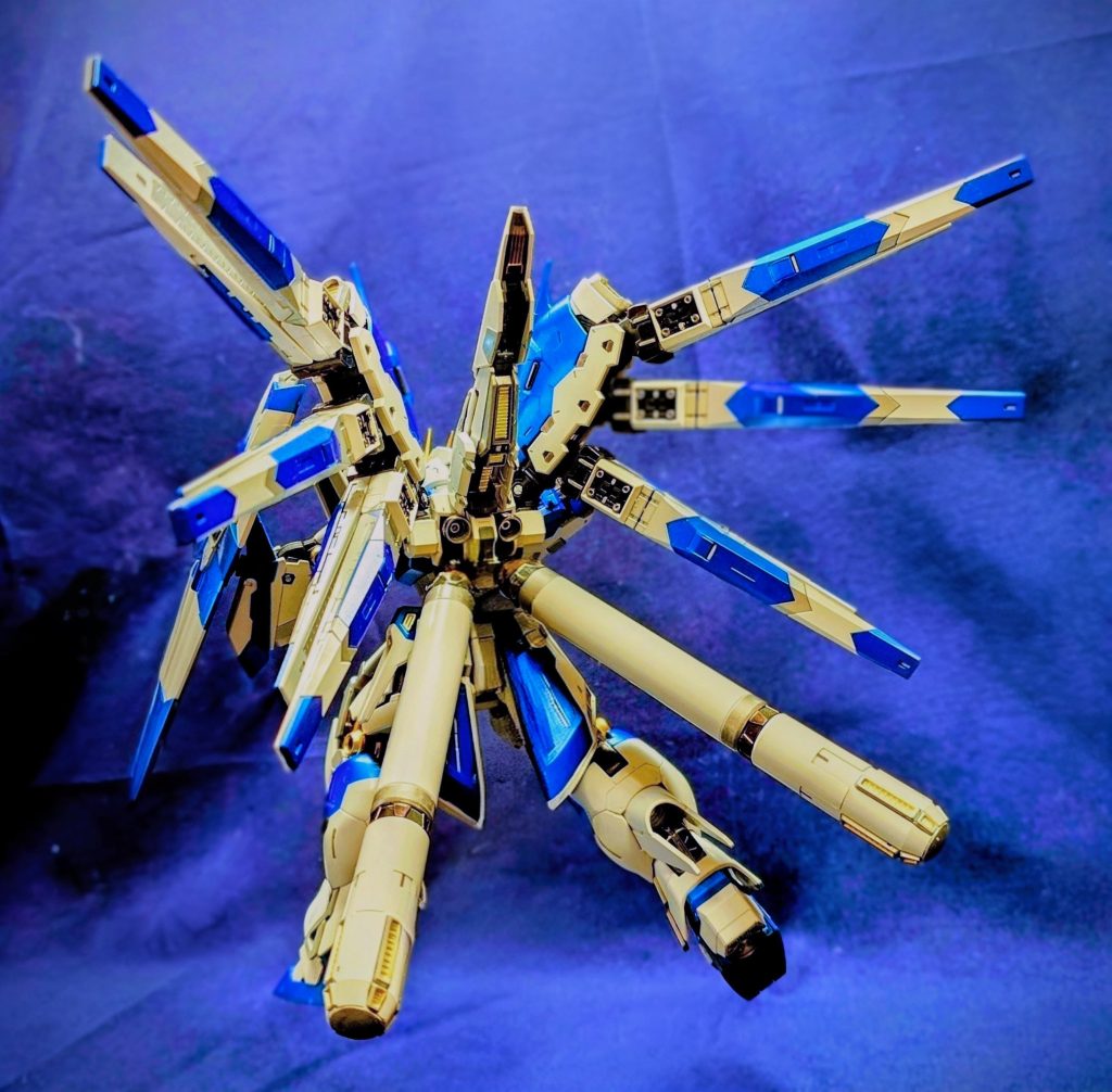 しかし、フィンファンネルとプロペラントタンクでバックパックの重さは恐ろしいほど。アクションベース無しでは自立不可。格好良いけどね。