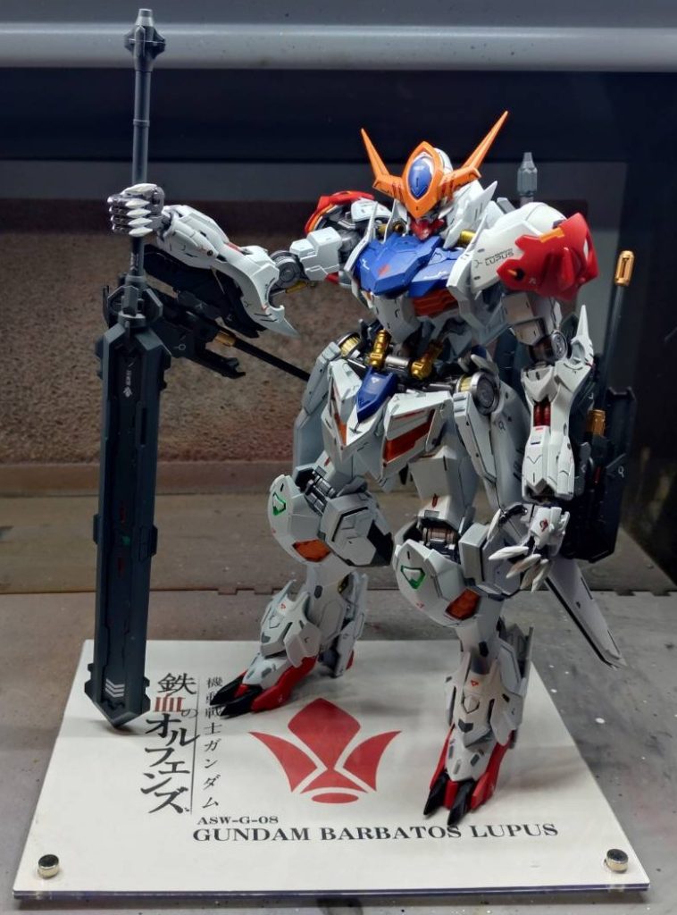 細かく部分塗装しましたがあまり目立たず・・・この部分塗装がすごく時間がかかったのに…