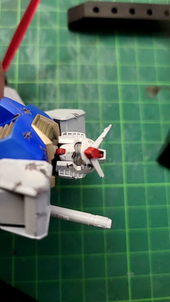 顔は右側を中心にダメージを追加