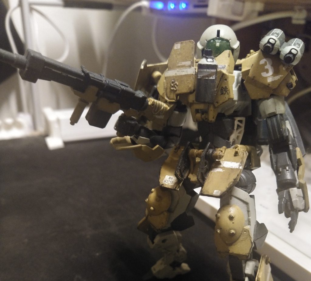 奥のケーブルのごちゃごちゃとかライトとかがそれっぽい背景に見えて欲しい…