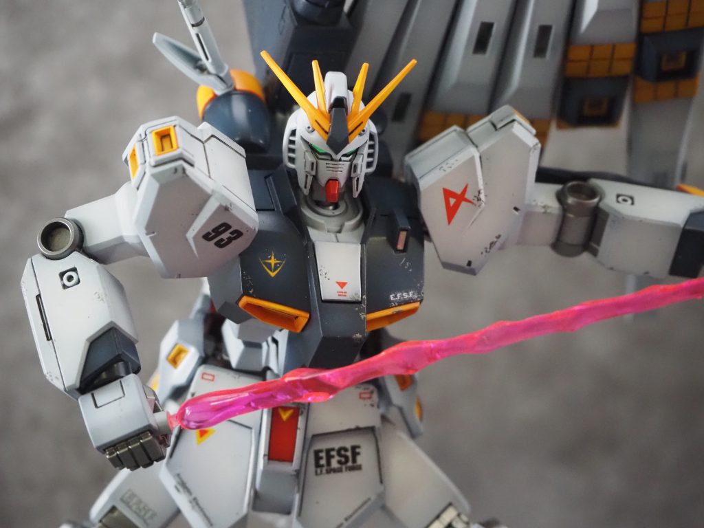 今回も何度目だ、νガンダム。そのミキシングとなります。まだHGUCとEGの組み合わせですが、オプションパーツが発売されましたね。