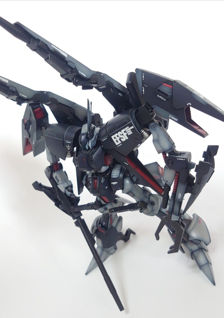 斜め俯瞰から。この角度のショットはFSSのスピードスカッツを意識してますw膝のパーツはマグネットっとで脱着出来ます。元はエクシアのサーベルですw&nbsp;