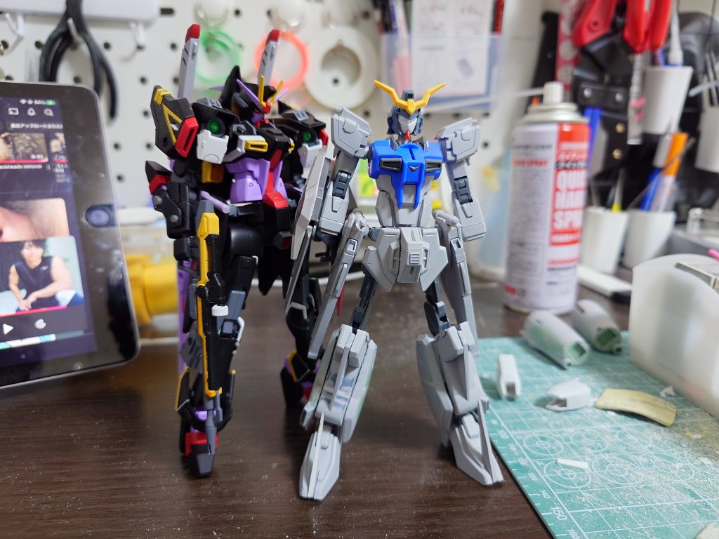 カオスも旧HGなのでプラ板での延長、幅増をかなりしました。