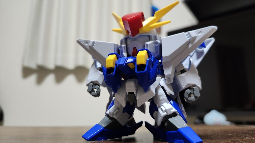 元々の姿。SDの割にそこらじゅうに展開や可動ギミックがあって、名作と言う言葉を禁じえない!