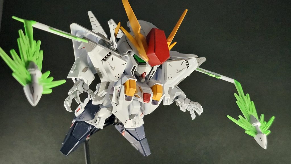 実は軸がゆるゆるで、このポーズしか取れません(笑)よって画角も固定。今度あれやってみよう!ボンドで軸太らせるやつ。