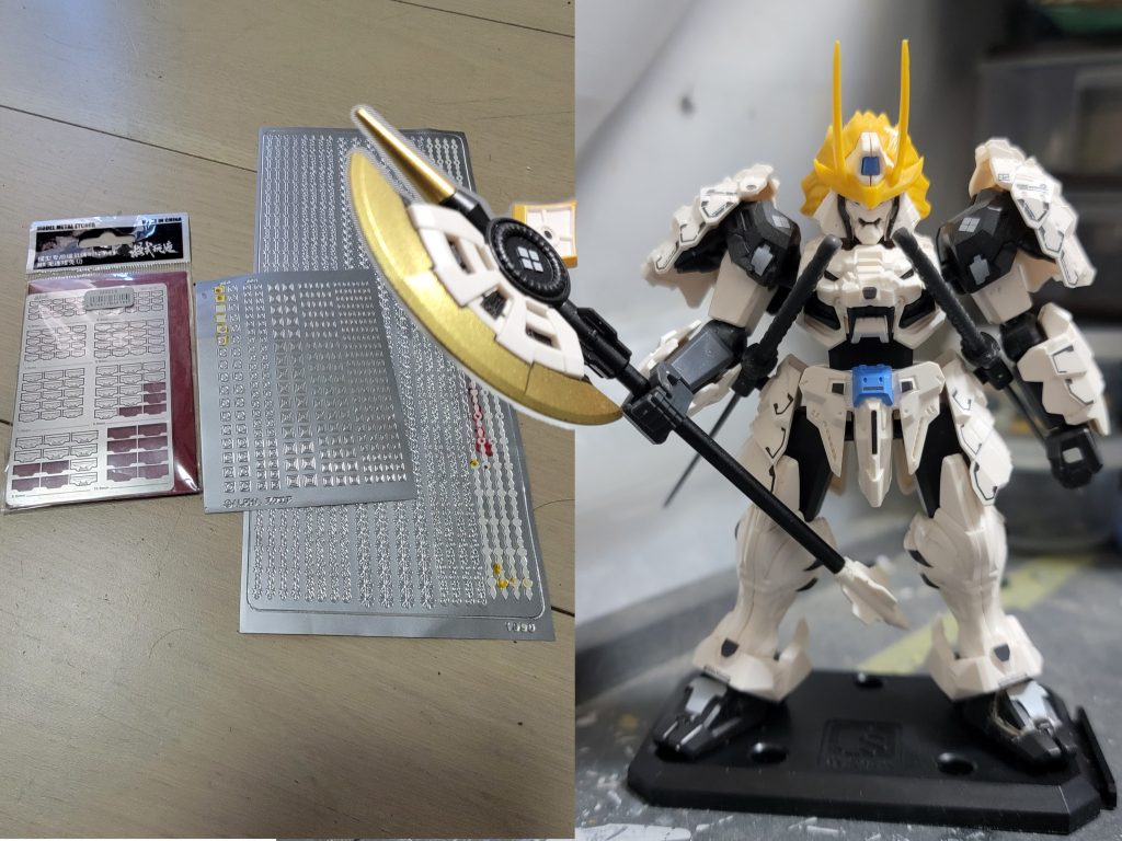 集めた改造用材料は、左から中華製エッチングパーツ: 武者ガンダムに特徴的な段々模様を作成するため。草摺り、臑当てで利用。エレガントカットシール: グレービング模様用シール。前のオージェでも使ってみた。頭部制作で利用。中華製プラモ: パーツ数は30も行かないぐらい。塗分け済みで、各関節も結構動く優れもの。カッコいいし、玩具としては良い感じ。・・・が何と中華製プラモはABS製、あれ？PSじゃないの。接着剤は瞬着とタミヤセメント(流し込みタイプ)が使える。良かった。他には 100均で買った「クリアエポキシ強力接着剤」を利用。<<制作方針>>元キットの可動は優秀なのでなるべく阻害しないようにする。流用パーツを集めて、フルスクラッチはしない。頭部は自分で作るしかない。