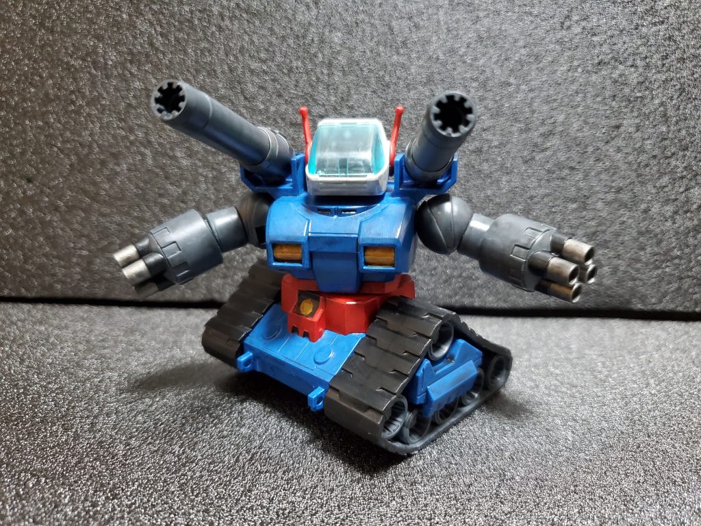 今回はシタデルカラーに挑戦。水性ホビーカラーと全然違いますね……