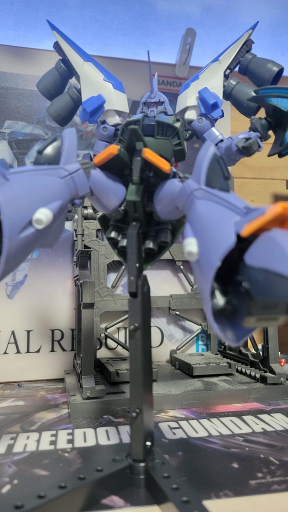 このポージングが一番好き。リゲルグのアイディアは浮いてたのですが中々思うようにできなかったのでこれで良かったのかなと思います。久しぶりの投稿になりますが2026年も自分らしい作品を造れたら幸いです。