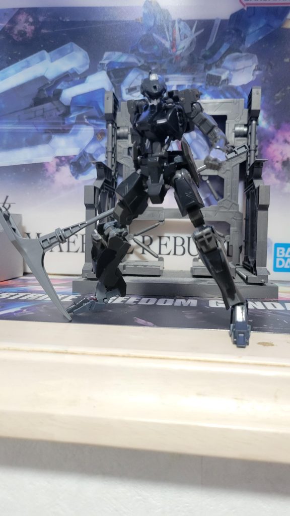 ここからバルバトスみたいに装甲をかき集めていく作品にしていきたいのでよろしくお願いします。