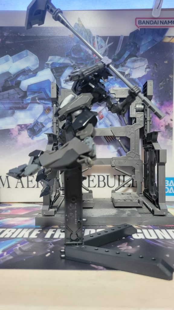 武装もランドメイスやライフルなどの簡易的な装備しか集められなかった。