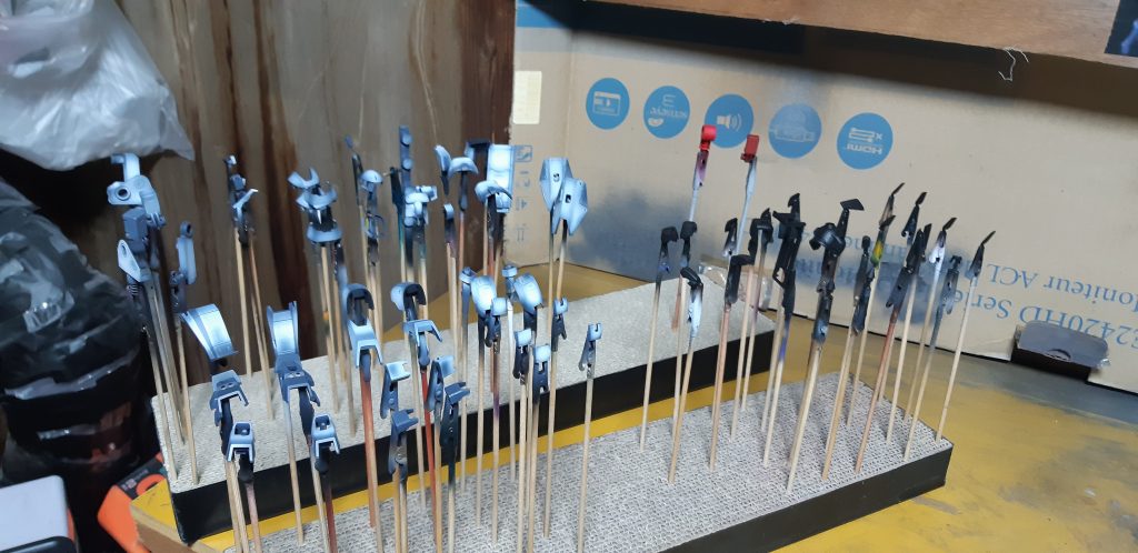 下地の黒立ち上げ中。発色と陰影を調整