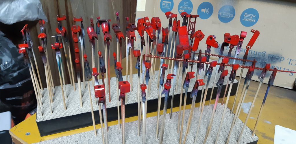 ３番レッドで部分部分で濃淡調整中