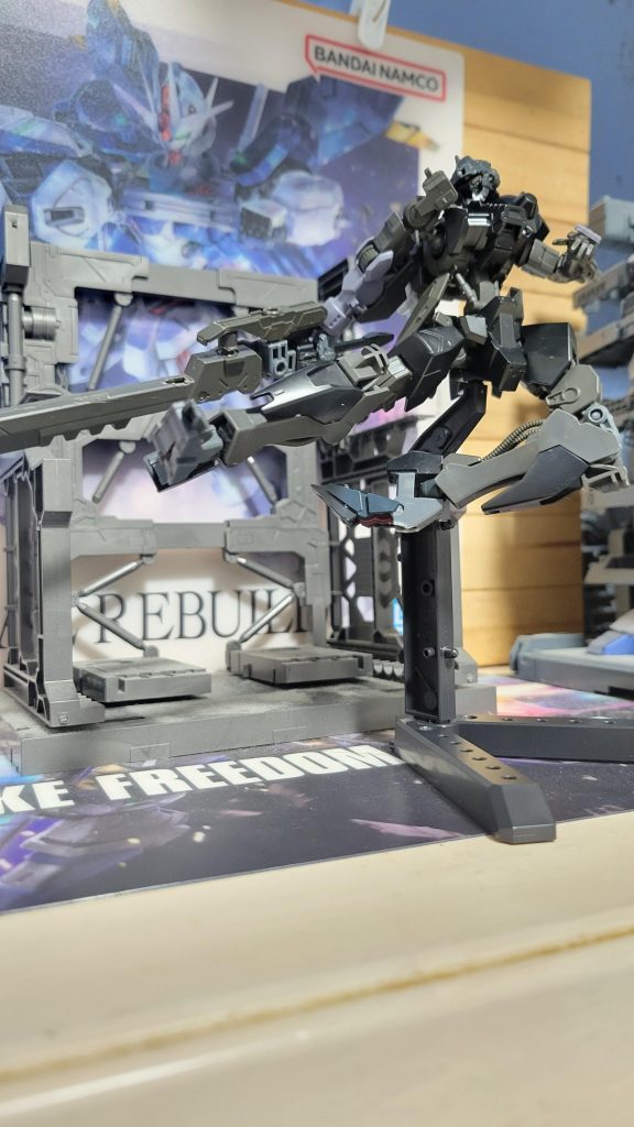 ガンダム作品でよくあるキック。