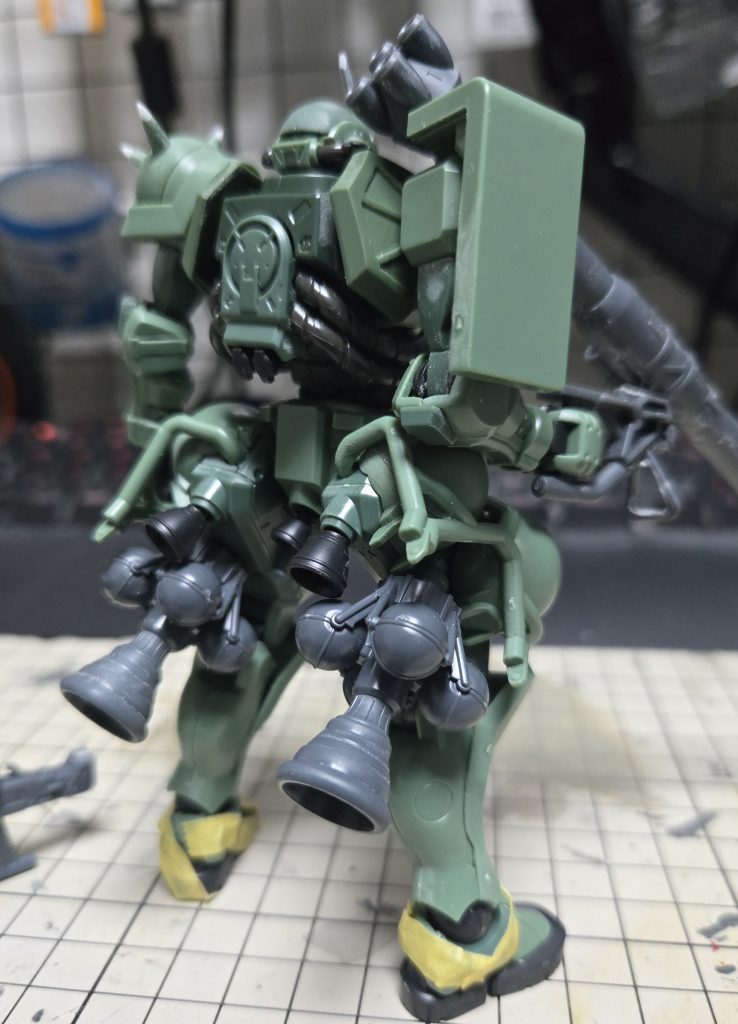 背面ビフォービットのスラスターだとわかります。