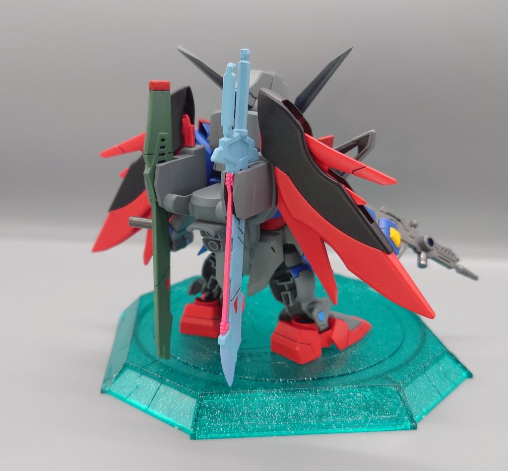 足の裏側はすかすかです。アロンダイトも最初からビームが発生しています。