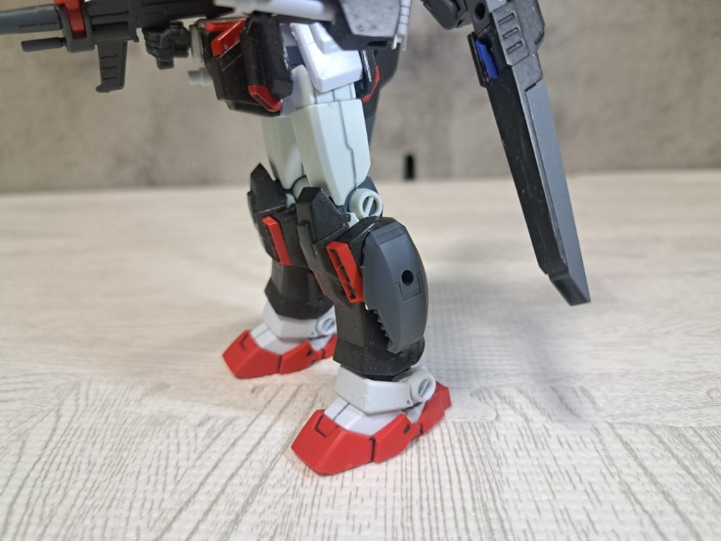 予備パーツ用に買ったフォーエバーガンダムとリバイブ版RX-78の足と、30MMのマルチバーニアに変更。