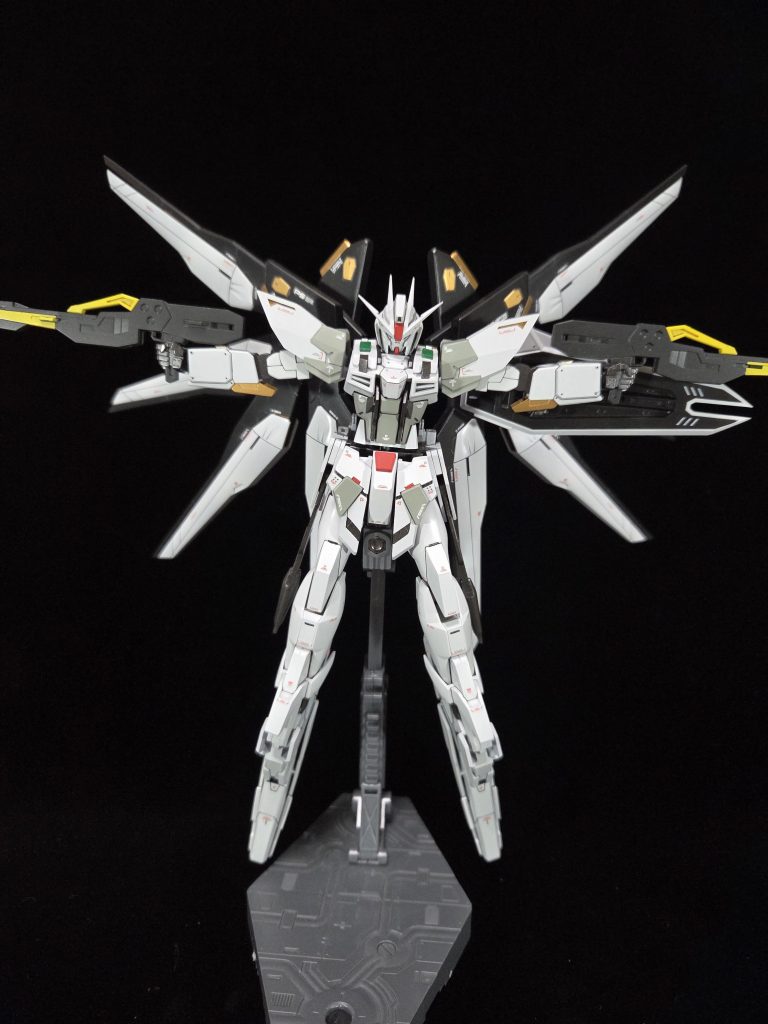 ローリングバスターライフル発射時のポーズです。当時私は「ローリングバスターライフル」と「マナー違反にアクシズ落とし」を連打していました笑