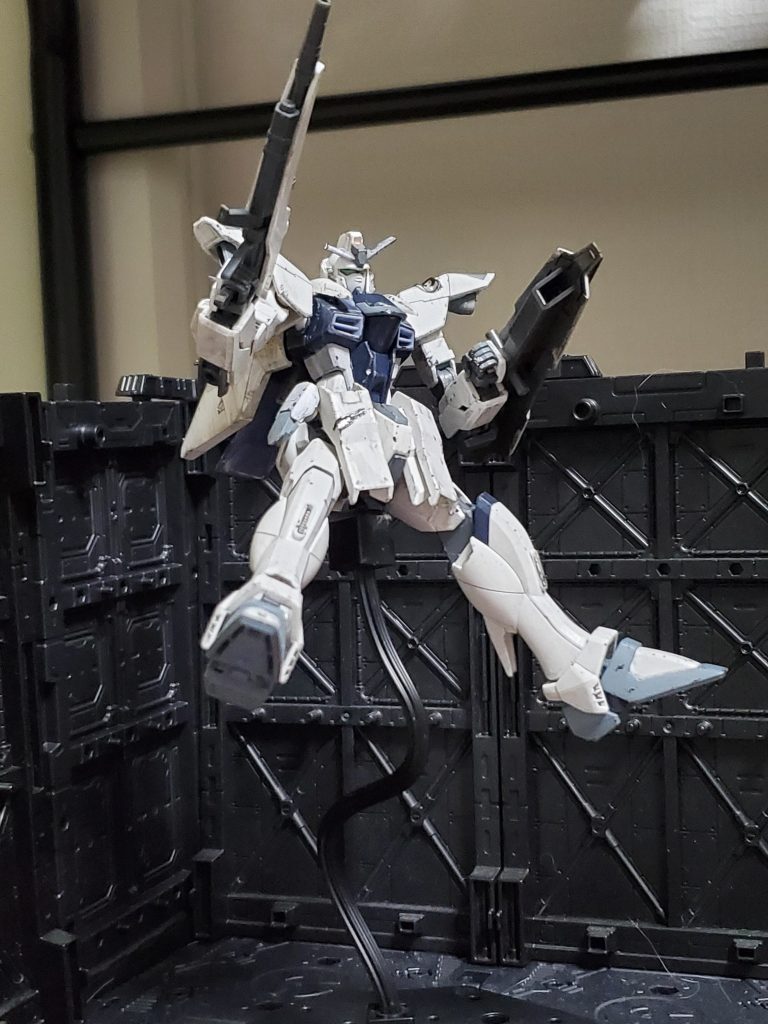 機動力が強みの試作機、武装はシンプルにビームライフル