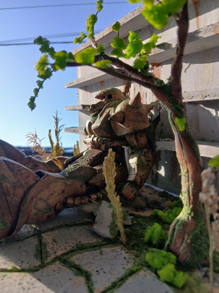 イメージはラピュタのアレですꉂ🤣𐤔コケだらけで動いてたやつもう元の色わからん