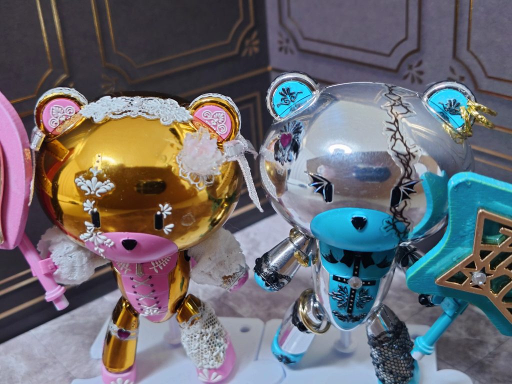 ヘッドドレスお気に入りなのに正面からだと見えないのでやや上から。後から下妻物語的に青銀を特攻服にするのもありだったなと。