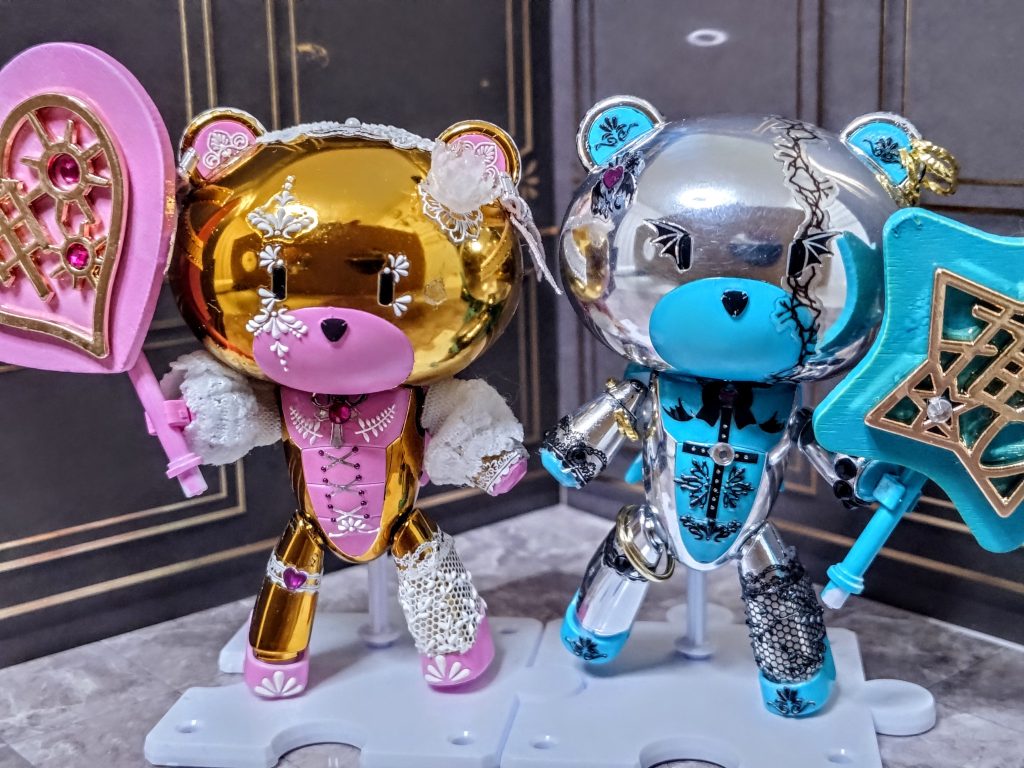 基本左右対称にしたのに、なんで網タイツだけ同じ脚なのかというと、間違えたからですwこの背景もセリアのドール用背景シート、推しうちわは、元々プチッガイについてるプラカードの棒だけまたもやセリアのパーツつけて作ってます。