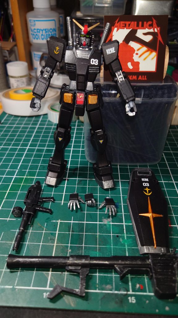 　METALLICAのファーストアルバム「KILL 'EM ALL」の曲名からいくつかの場面を想起しました　今回もアクリジョンの筆塗り全塗装です　黒はつや消しブラック→メタルブラック　銀はベースグレー→シルバー　金はベースイエロー→ゴールド　デカールワークして、つや消しトップコート　リアルタイプ風にしました