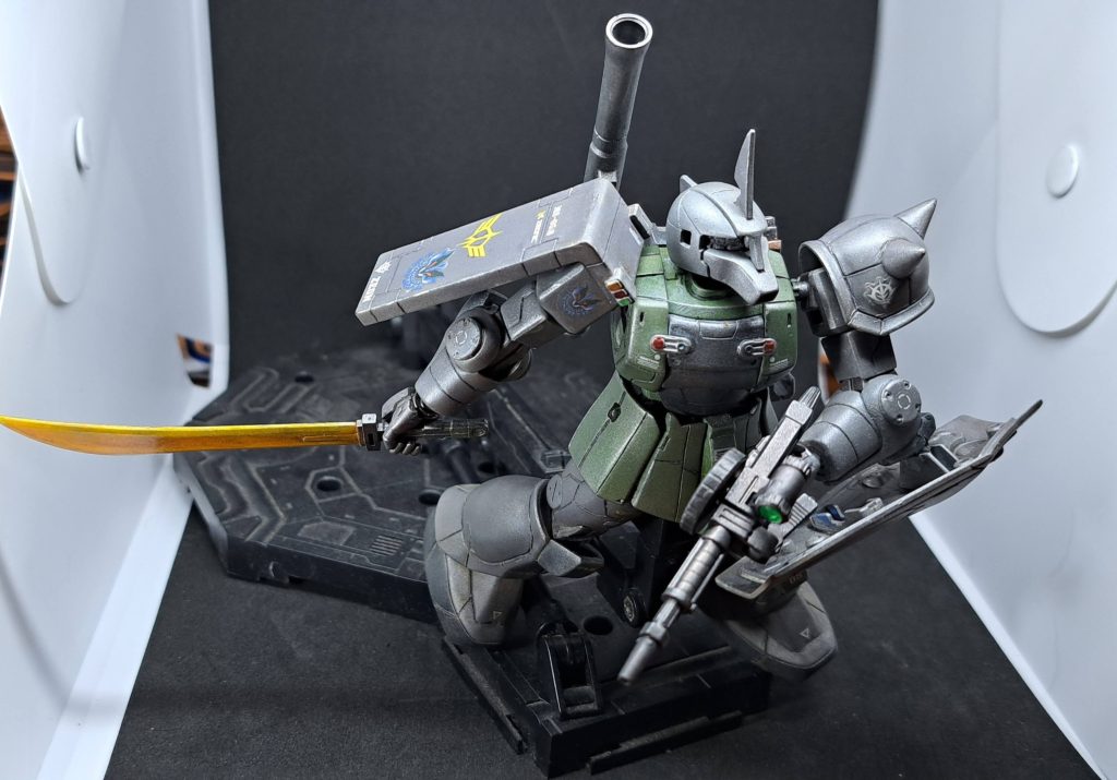 ヒートサーベルはクリアパーツではなく塗装しました。