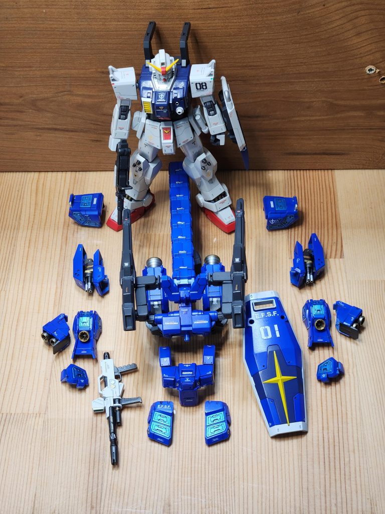 背面ユニットとガトリング以外をマグネットにより脱着可能にしました。