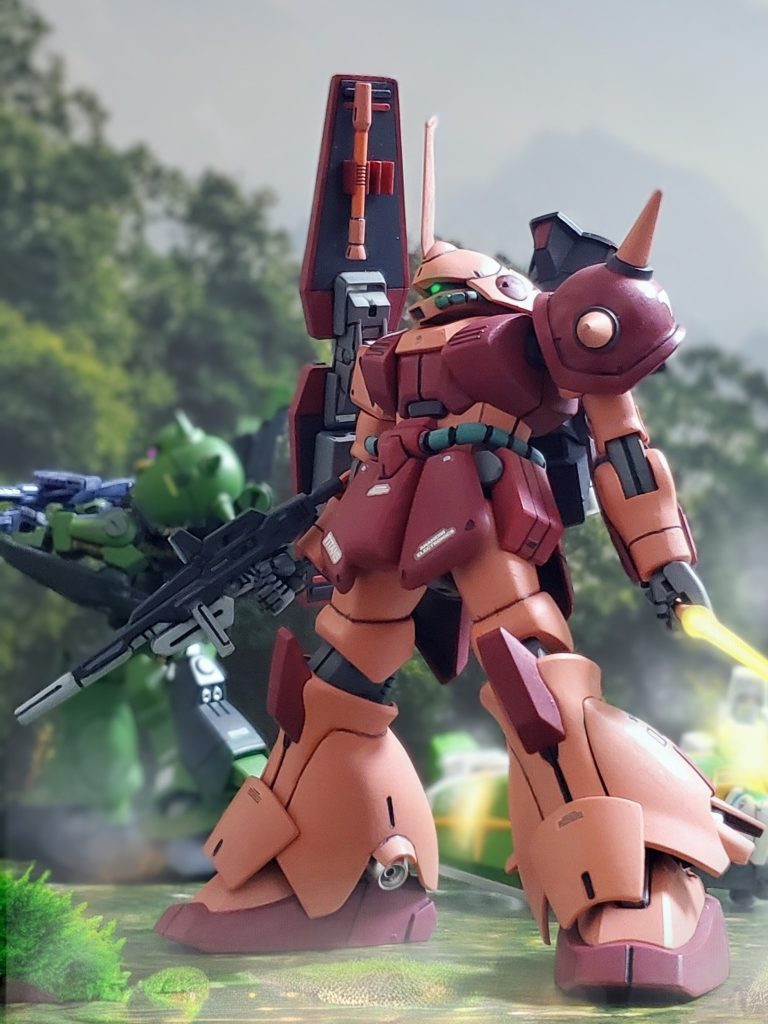 宇宙世紀0087年5月、エゥーゴはティターンズの拠点ジャブローへの降下作戦を敢行。これを逆手に取ったバスク大佐は、核によりジャブロー本部ごとエゥーゴを殲滅する作戦を実施する。しかし、罠を察知したエゥーゴは、寸前のところでジャブローから脱出。支援組織カラバと同調を始めた。この動きに、バスク大佐は傘下の連邦軍部隊にエゥーゴ勢力の追撃を命じる。そして、ダグザ少佐率いるスターズ第四師団は、エゥーゴに協力するため北米大陸を動くカラバ勢力の討伐作戦を行っていた。こうしてティターンズの執拗な追撃戦により、エゥーゴが使うガルダ級アウドムラはアジア圏へと逃走を図るのであった…。